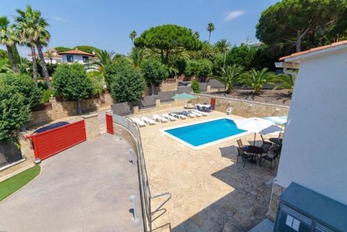 Lloret de Mar Villa Sleeps 10 Pool Air Con Wifi