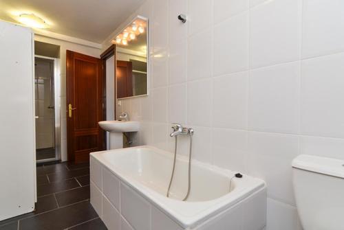 Lloret de Mar Villa Sleeps 10 Pool Air Con Wifi