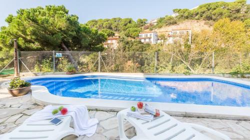 Lloret De Mar Villa Sleeps 8