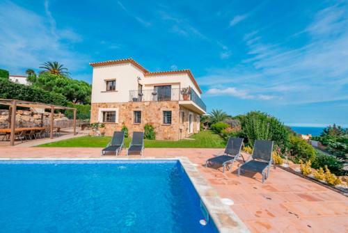 Platja D'aro Villa Sleeps 8 Pool Wifi