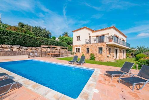 Platja D'aro Villa Sleeps 8 Pool Wifi