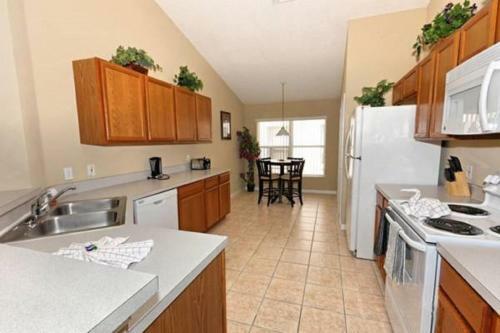 Villa Lakeside Retreat