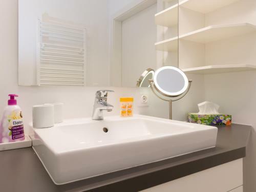 Apartment Oper - Contactless Check In