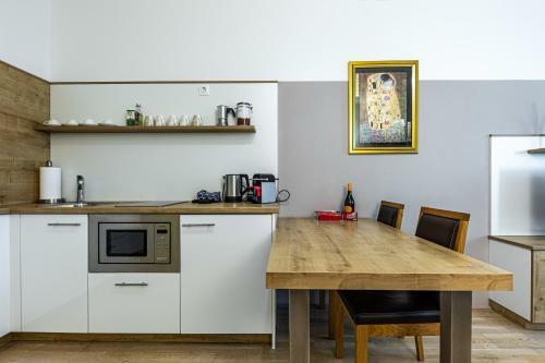 Apartment Oper - Contactless Check In