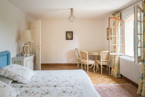 Beaucaire Villa Sleeps 15 Pool Wifi
