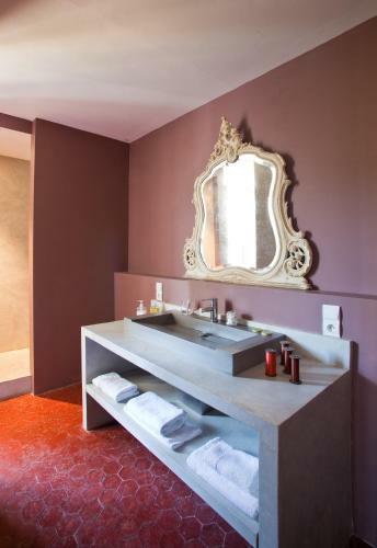 Hostal Hotel Des Colonnes-maison D'h�tes Depuis 2009