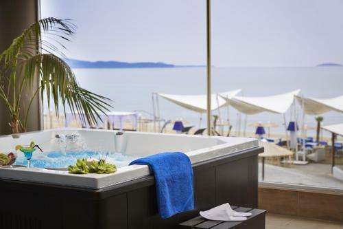 Hotel Blue Dream Palace Trypiti Beach Resort & Spa