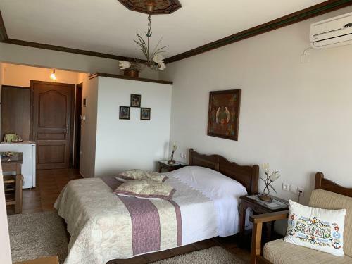 Hostal Iliovolo Guesthouse