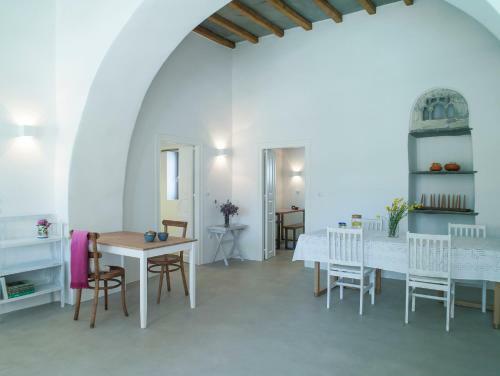 Hostal Tutti Blu Tinos Living Space