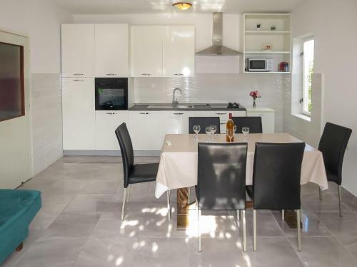 Holiday Home Bero - Ugl505