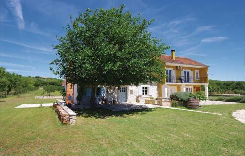 Three-bedroom Holiday Home In Bukovic