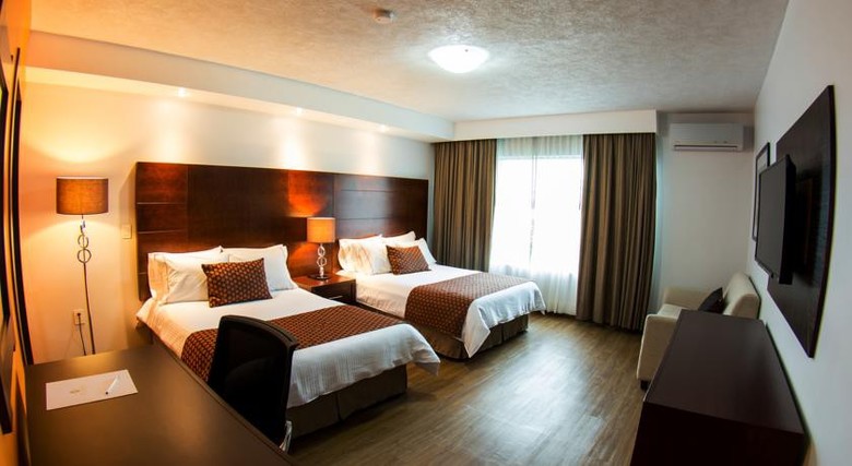 Hotel La Estancia Tapat�a