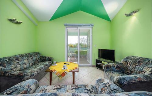 Two-bedroom Apartment In Sv.lovrec