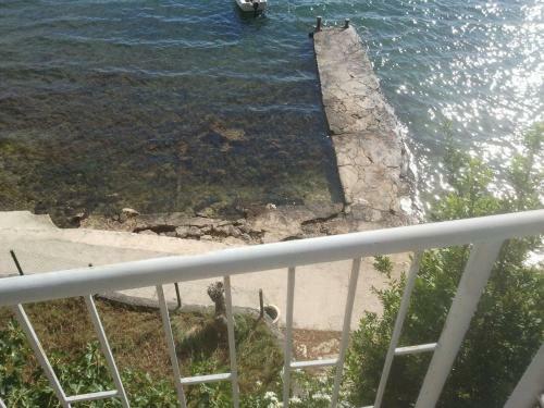 Apartments Dubravko-5m From Beach