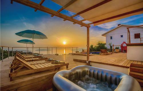 Four-bedroom Holiday Home In Lukovo