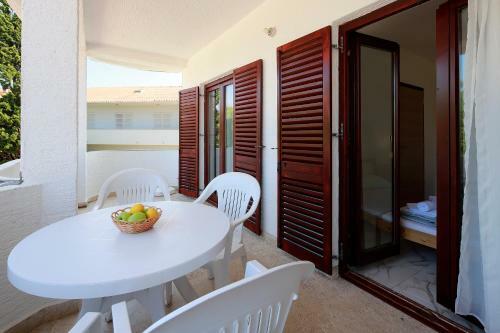 City Pool Apartments Novalja