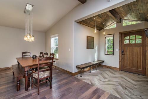 Homewood Cabin Among The Pines