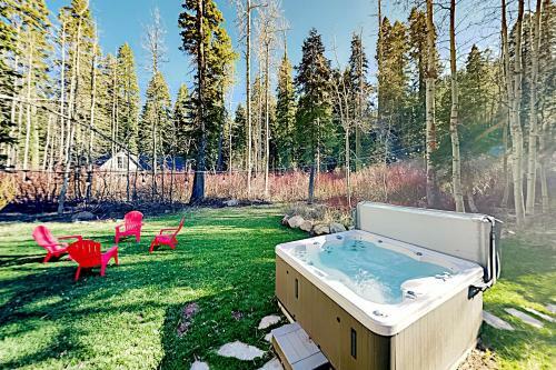 Homewood Cabin Among The Pines