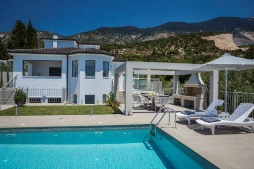 Ligarion Aroma Villas View Resort