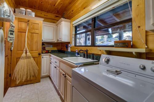 Hogwartz Of The Smokies Cabin