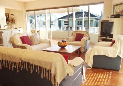 Point Village Accommodation - Laurie's House