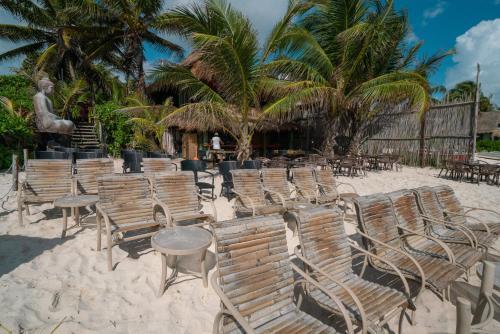 Hotel Om Tulum Caba�as And Beach Club