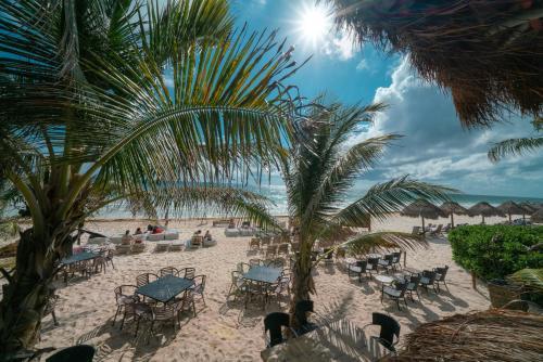 Hotel Om Tulum Caba�as And Beach Club