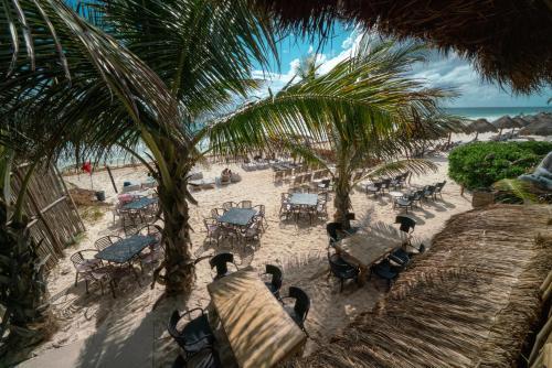 Hotel Om Tulum Caba�as And Beach Club