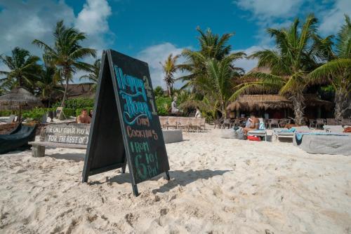 Hotel Om Tulum Caba�as And Beach Club