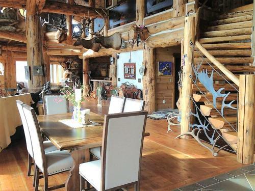 Mcdonald's Ranch Lodge
