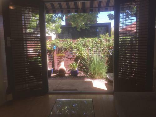 Elwood Holiday Apartment