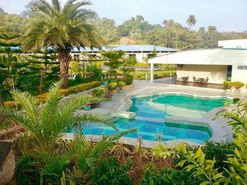 Hotel Hummingbird Resort