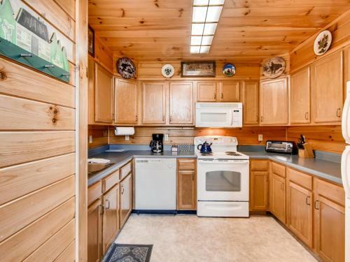 Eagle's Nest Cabin