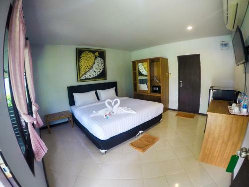 Hotel Lanta Mermaid Beach Front Resort
