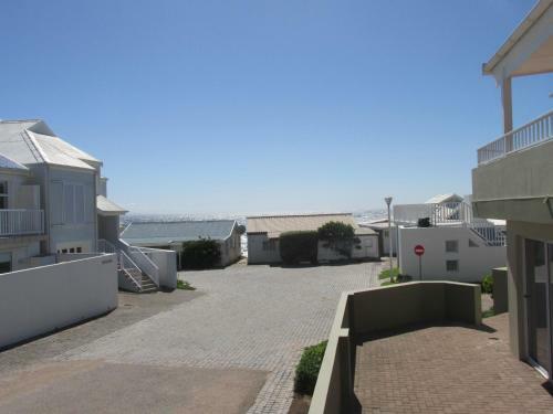 Point Village Accommodation - Hennie Bottom