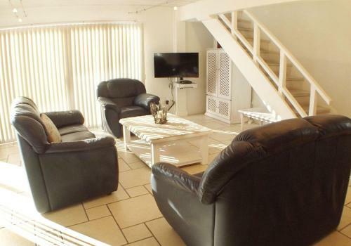 Point Village Accommodation - Hennie Bottom
