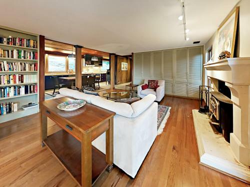 Wooded 1br + Loft, Near Wineries Home
