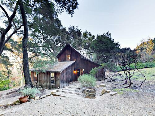 Wooded 1br + Loft, Near Wineries Home