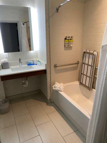 Holiday Inn Express Columbia, An Ihg Hotel
