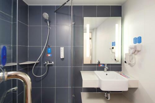 Hanting Hotel Tianjin Airport Yansha