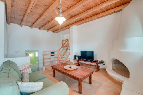 Naoussa Bay Villas