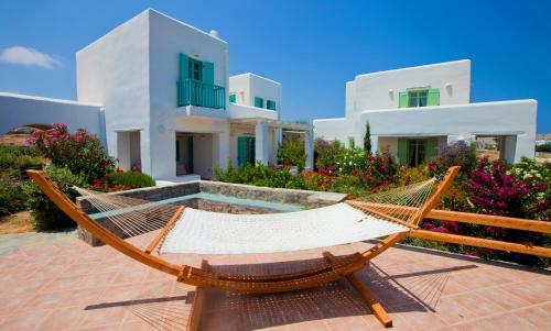 Naoussa Bay Villas