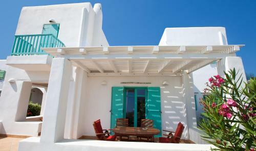 Naoussa Bay Villas