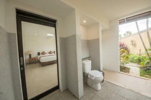 Grand Avenue Bali