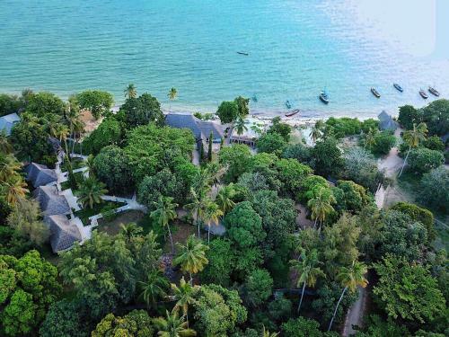 Hotel Menai Bay Beach Bungalows