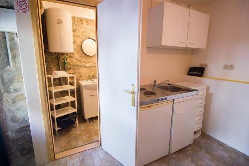 Hostel Omi?