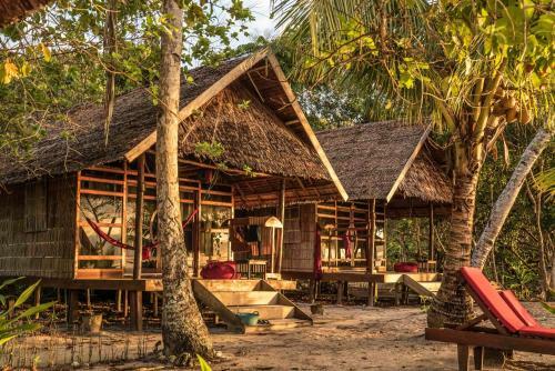 Hotel Raja Ampat Biodiversity Nature Resort