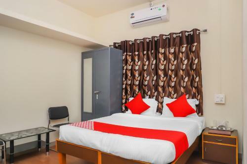 Oyo 15847 Hotel Mathura Lodging