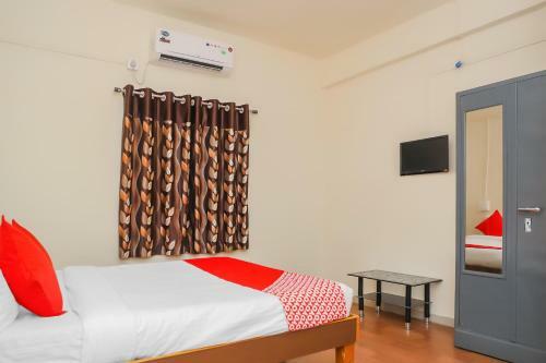 Oyo 15847 Hotel Mathura Lodging