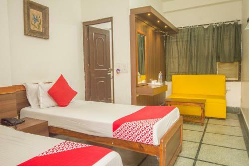 Hotel Oyo 12327 The Mapple